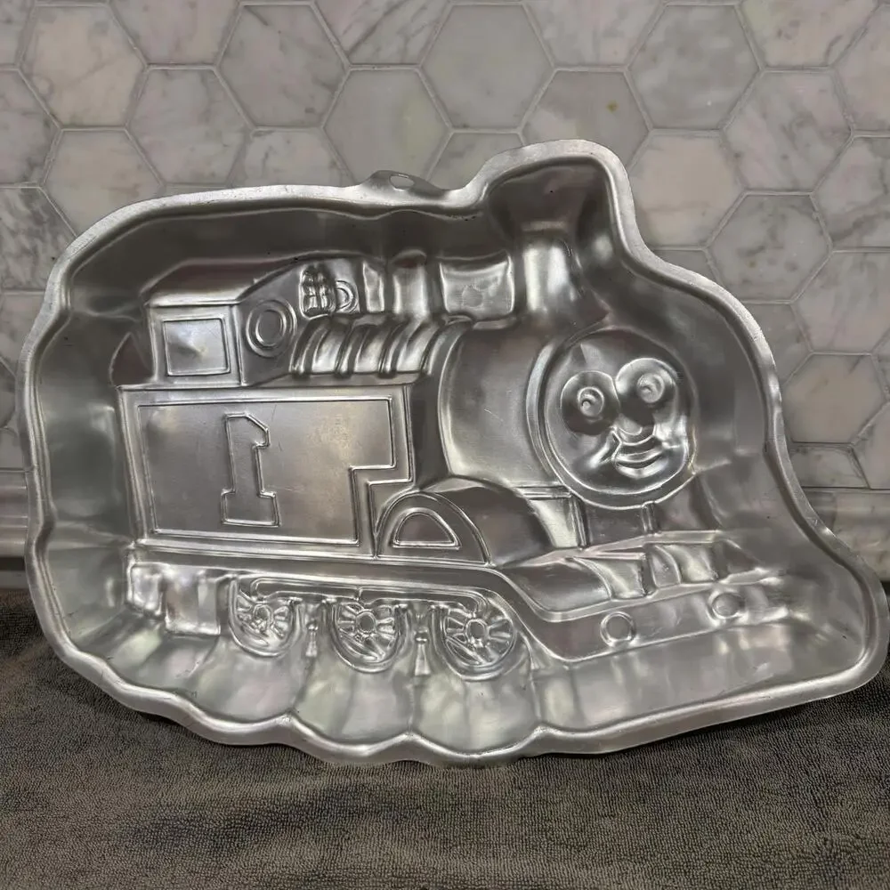 Wilton Cake Pan 2105-1349 Thomas Train‎ 1 Cake Silver Aluminum